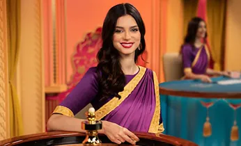 Giao diện trò chơi poker trực tuyến với chip và thẻ